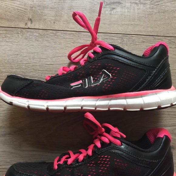 fila pink and black